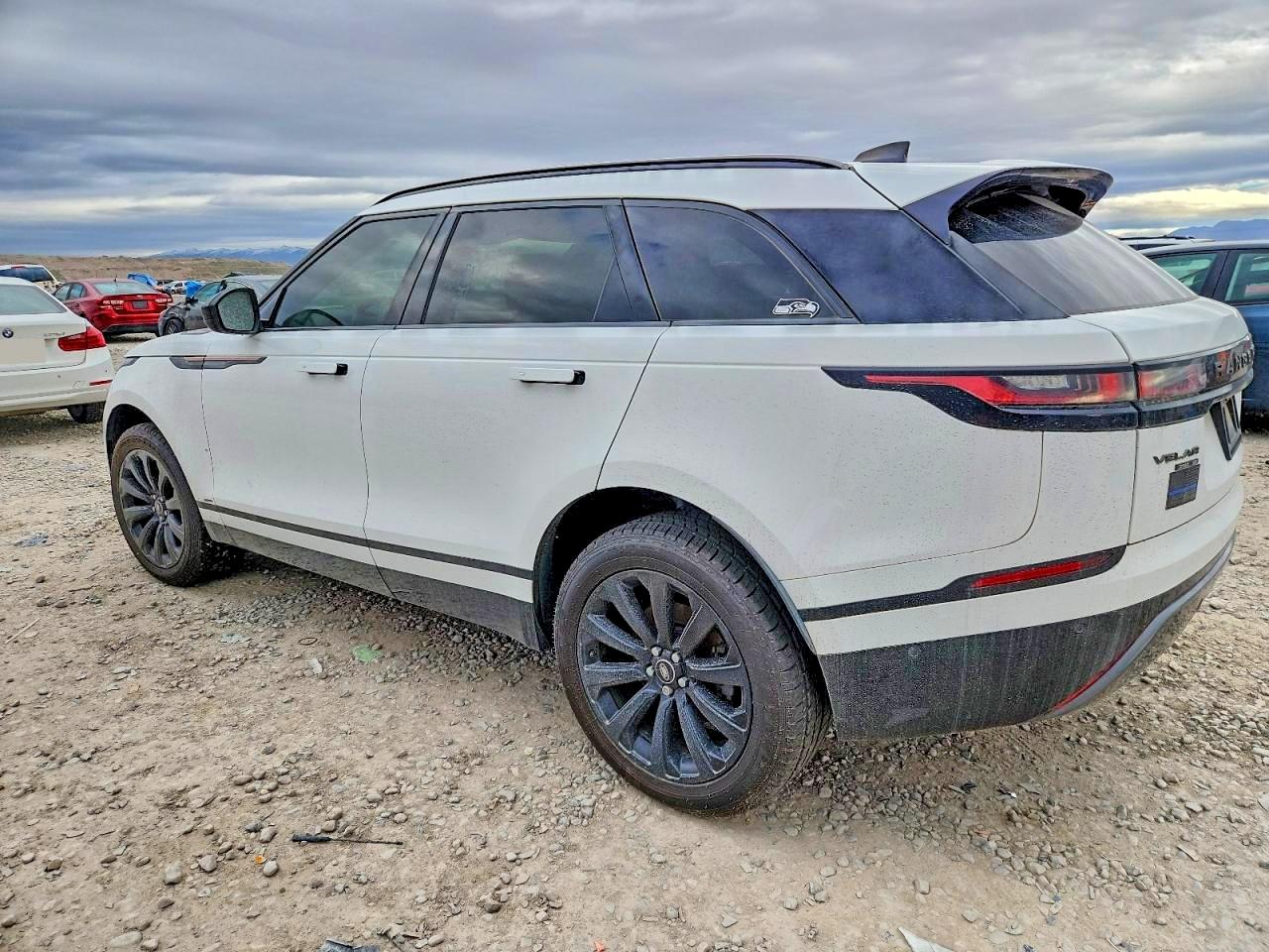 2018 LAND ROVER RANGE ROVER VELAR R-DYNAMIC SE photo 2