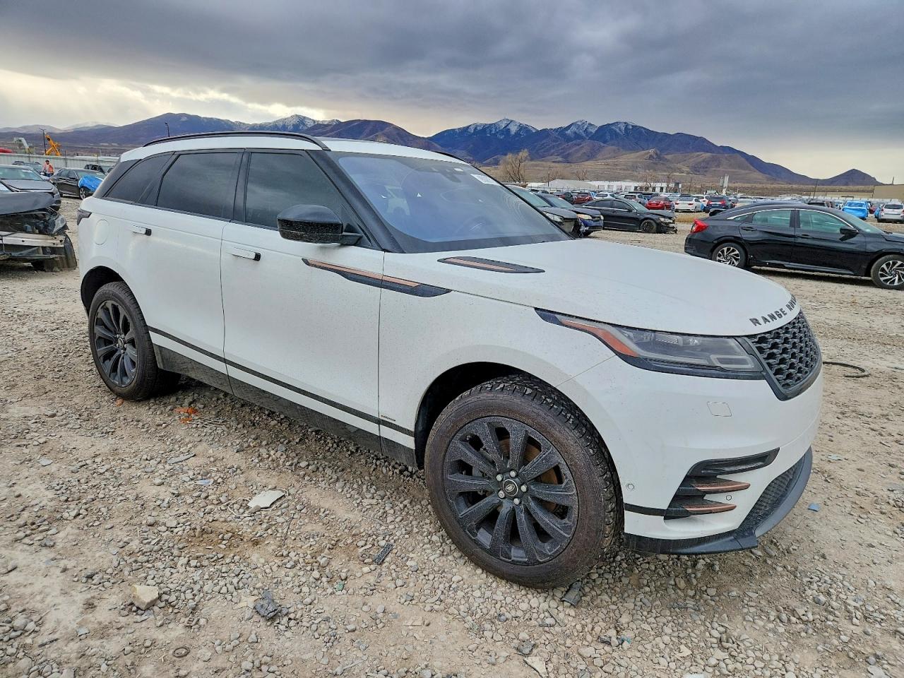 2018 LAND ROVER RANGE ROVER VELAR R-DYNAMIC SE photo 4