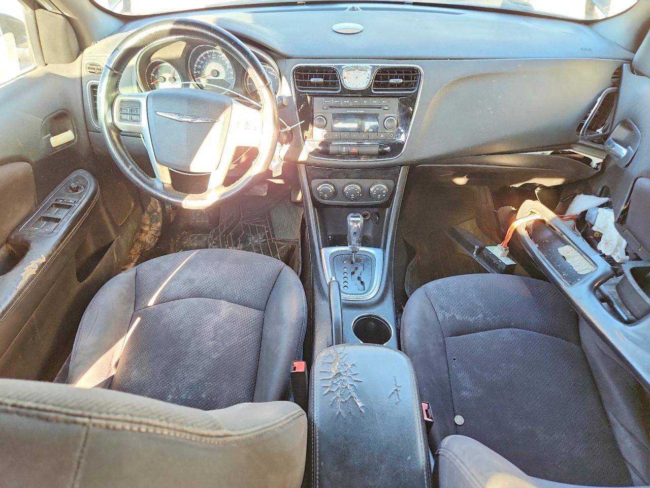2013 CHRYSLER 200 TOURING photo 8