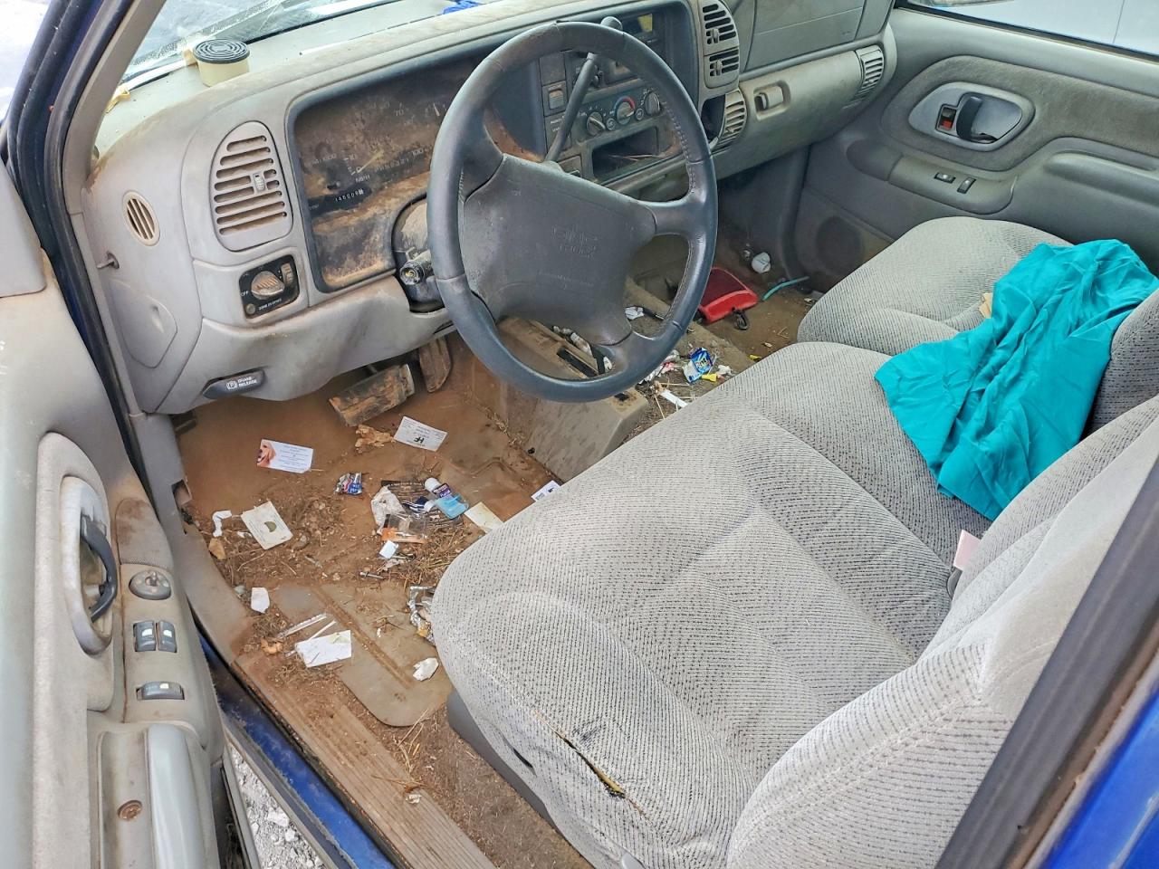1997 GMC SIERRA K1500 photo 8