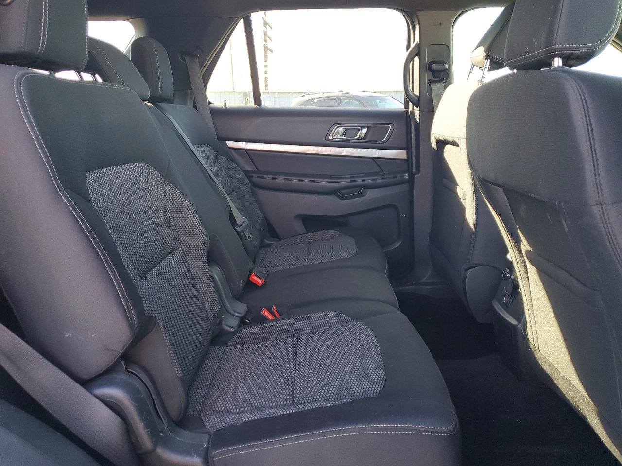 2018 FORD EXPLORER XLT photo 11