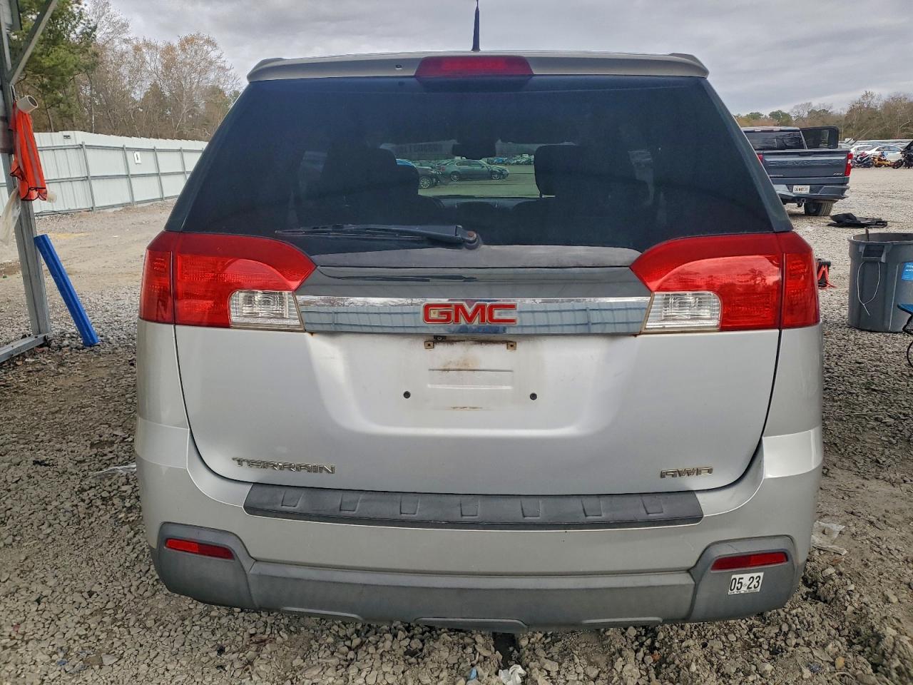 2012 GMC TERRAIN SLE photo 6