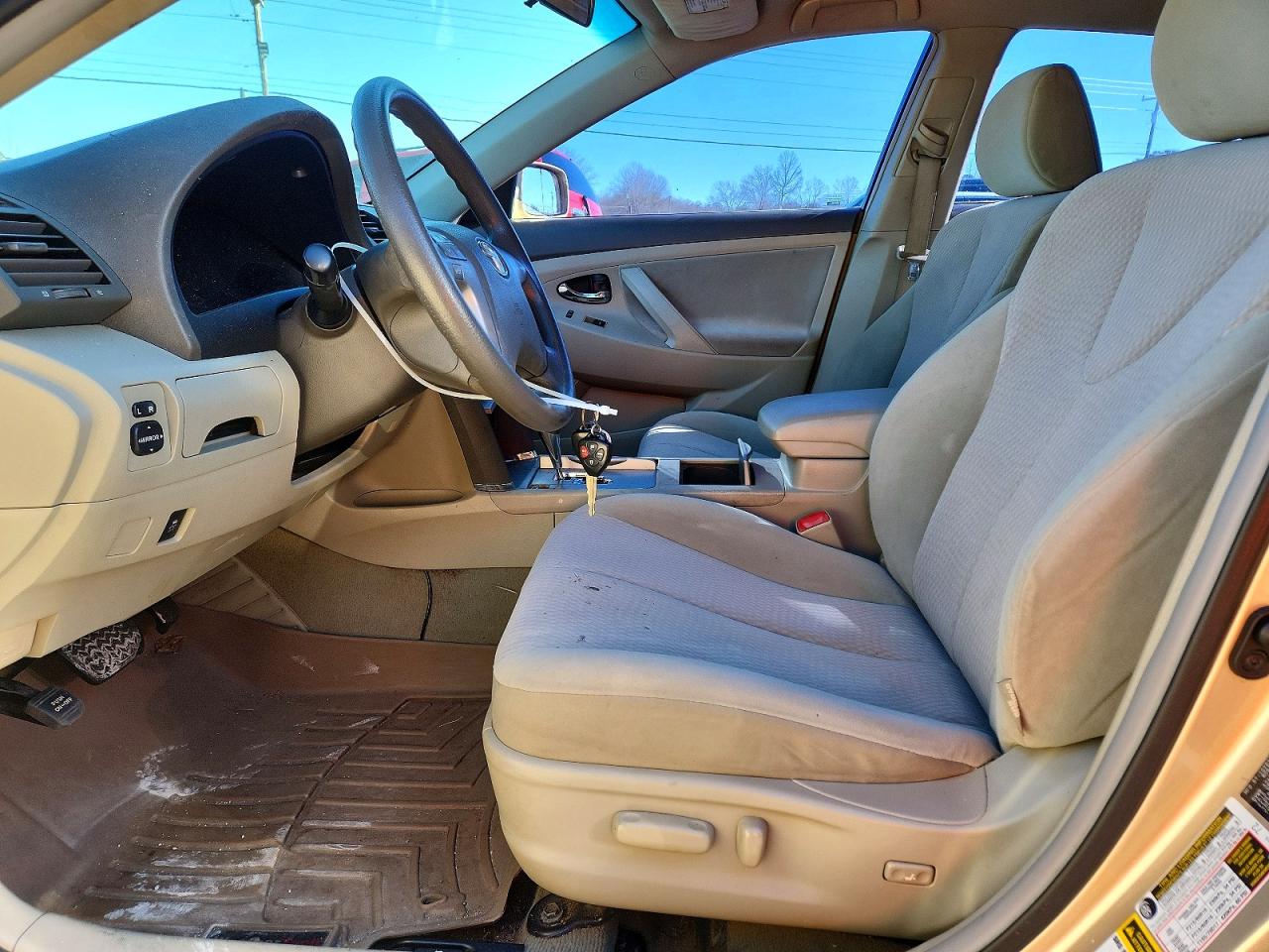 2010 TOYOTA CAMRY BASE photo 7