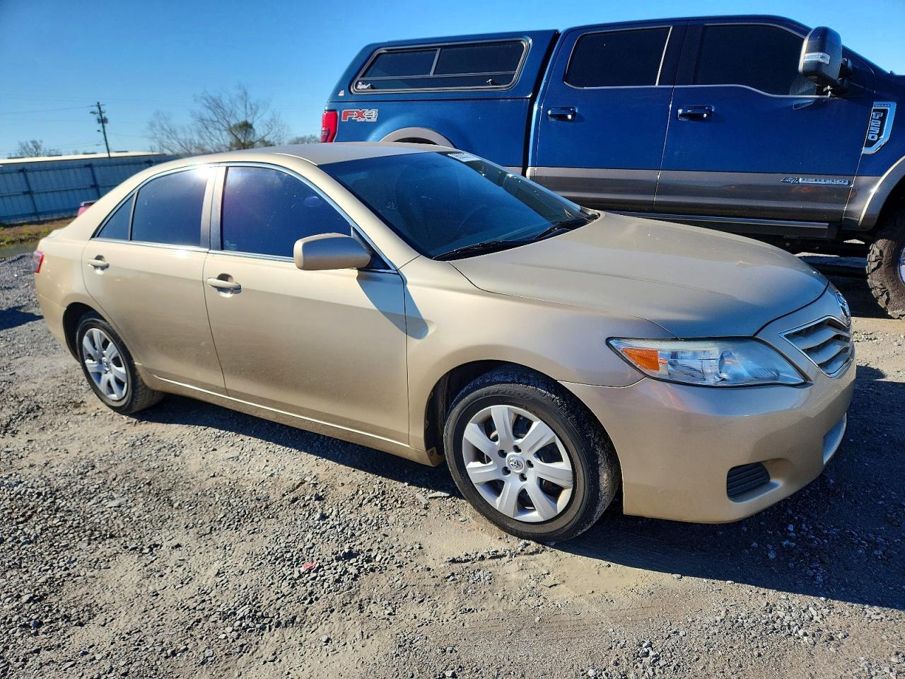 2010 TOYOTA CAMRY BASE photo 4