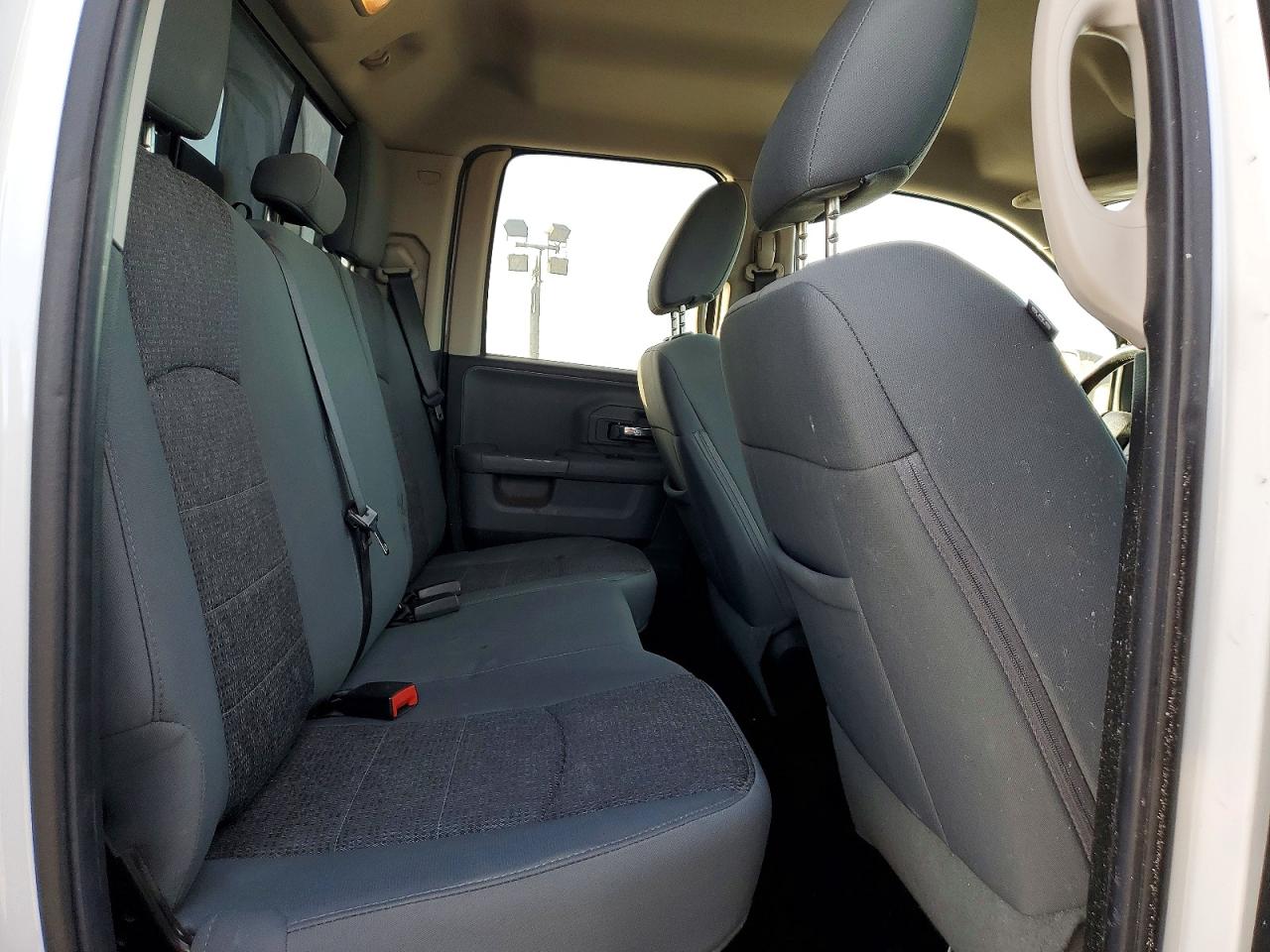 2016 RAM 1500 SLT photo 19