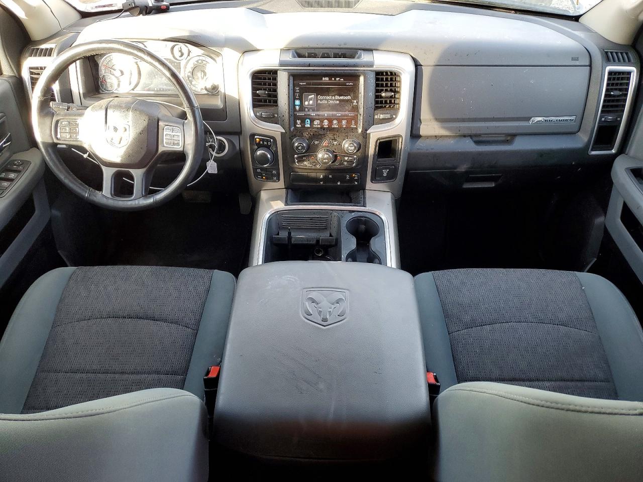 2016 RAM 1500 SLT photo 15