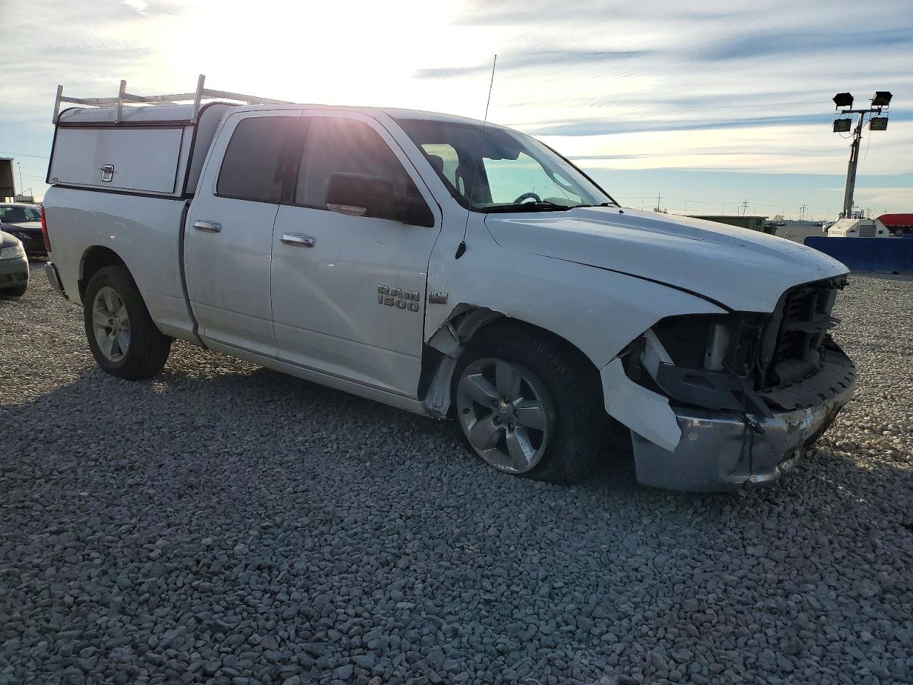 2016 RAM 1500 SLT photo 7