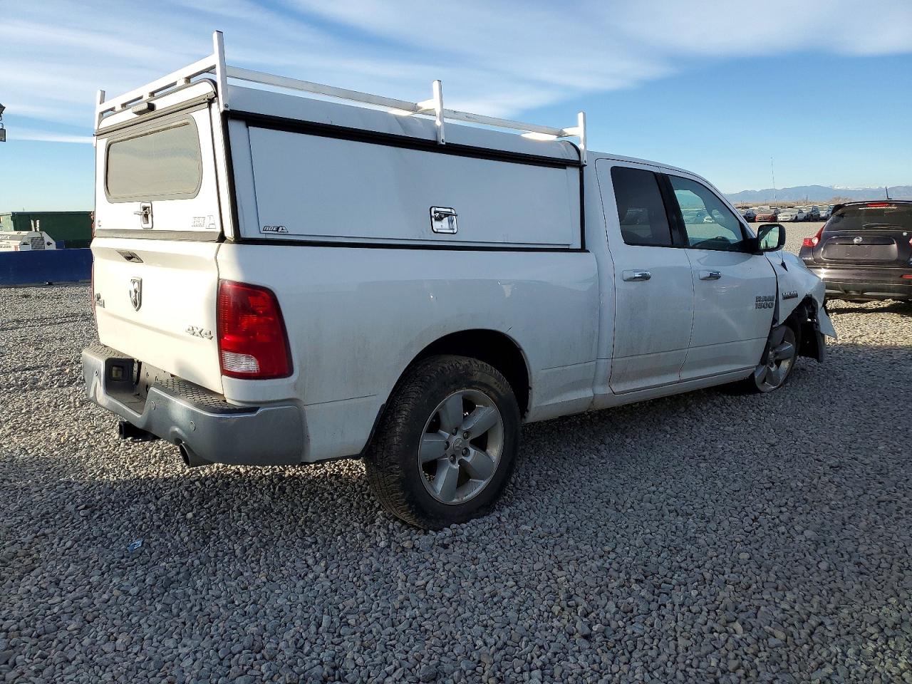 2016 RAM 1500 SLT photo 5