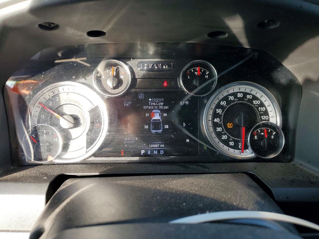 2016 RAM 1500 SLT photo 17