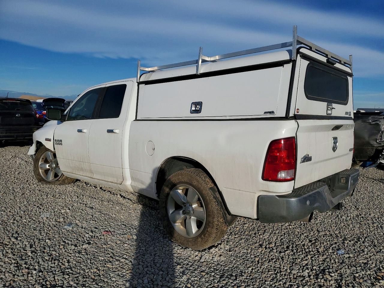 2016 RAM 1500 SLT photo 3