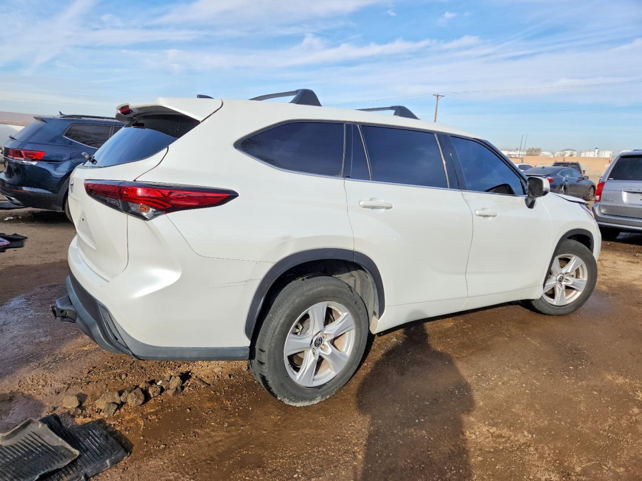 2022 TOYOTA HIGHLANDER L photo 3