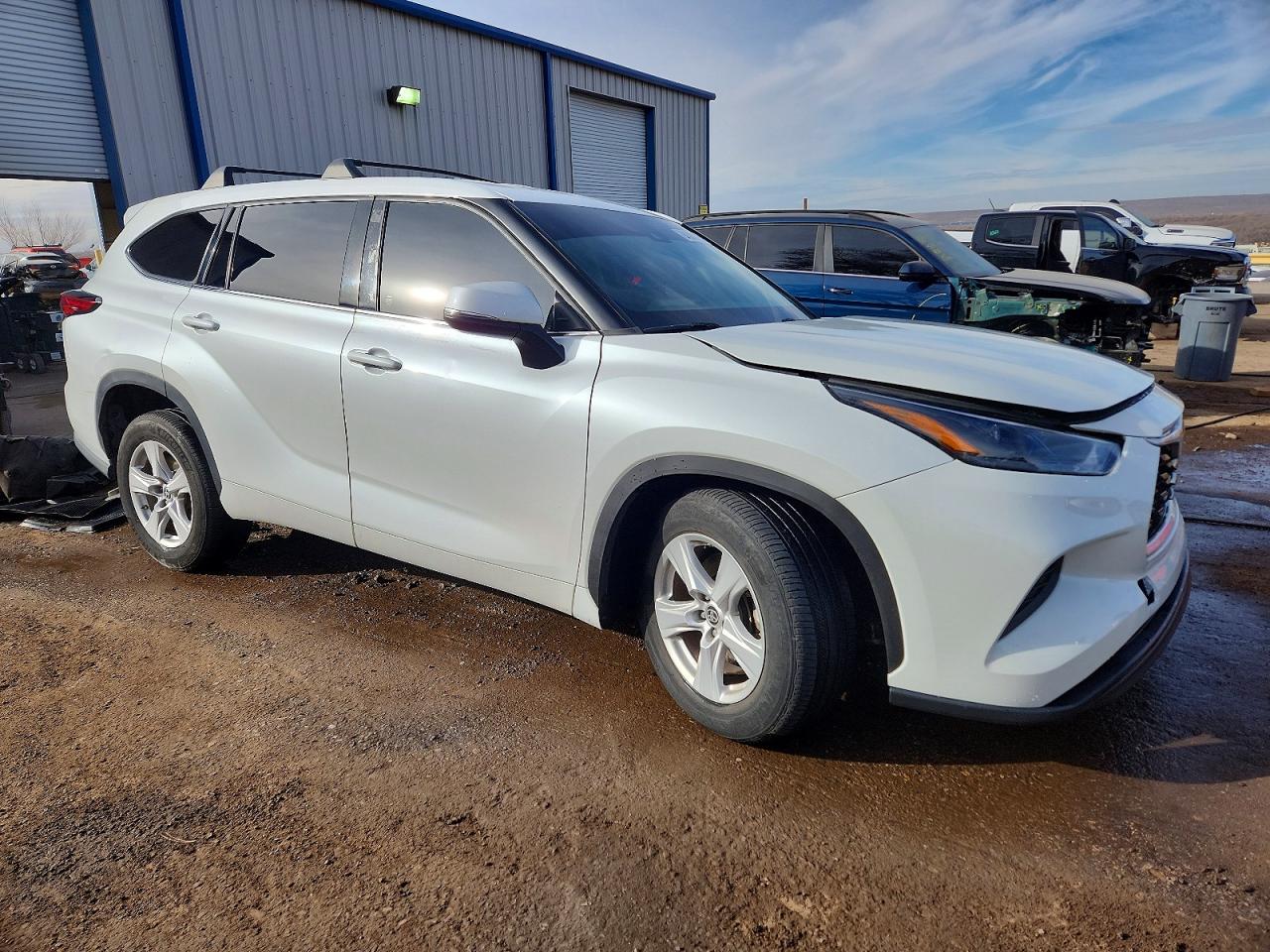 2022 TOYOTA HIGHLANDER L photo 4