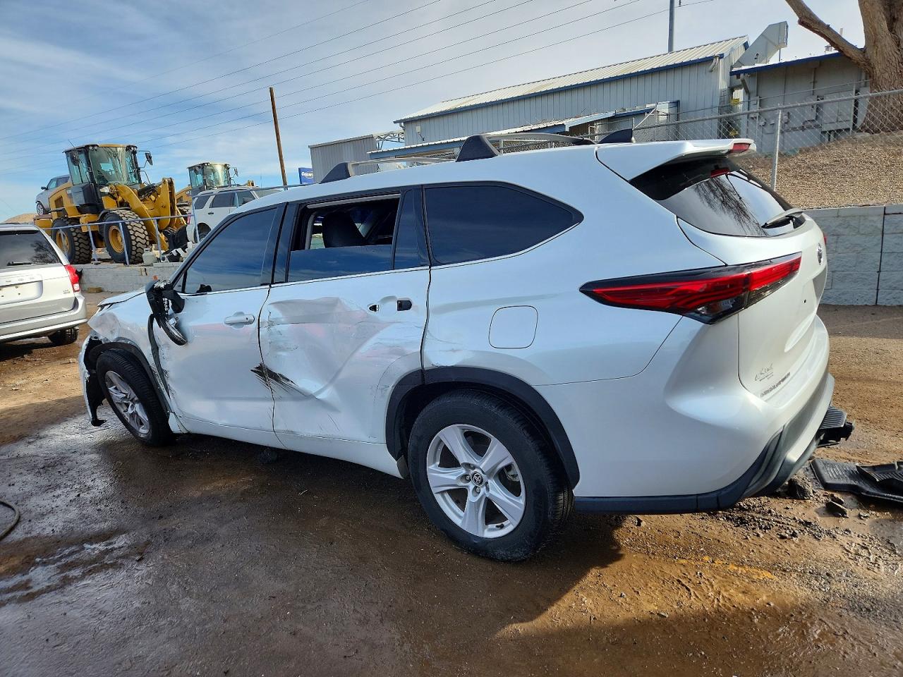 2022 TOYOTA HIGHLANDER L photo 2