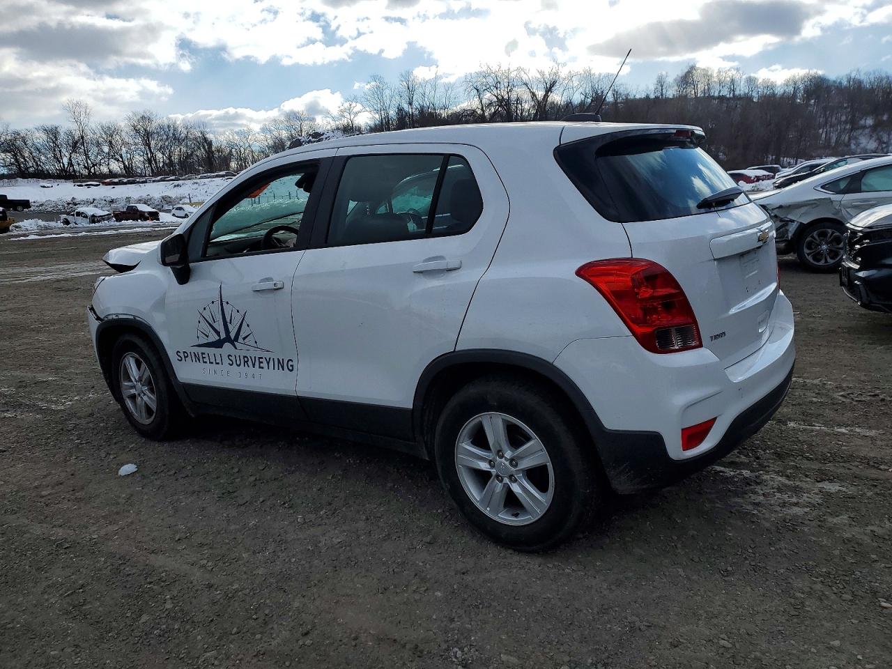 2020 CHEVROLET TRAX LS photo 2