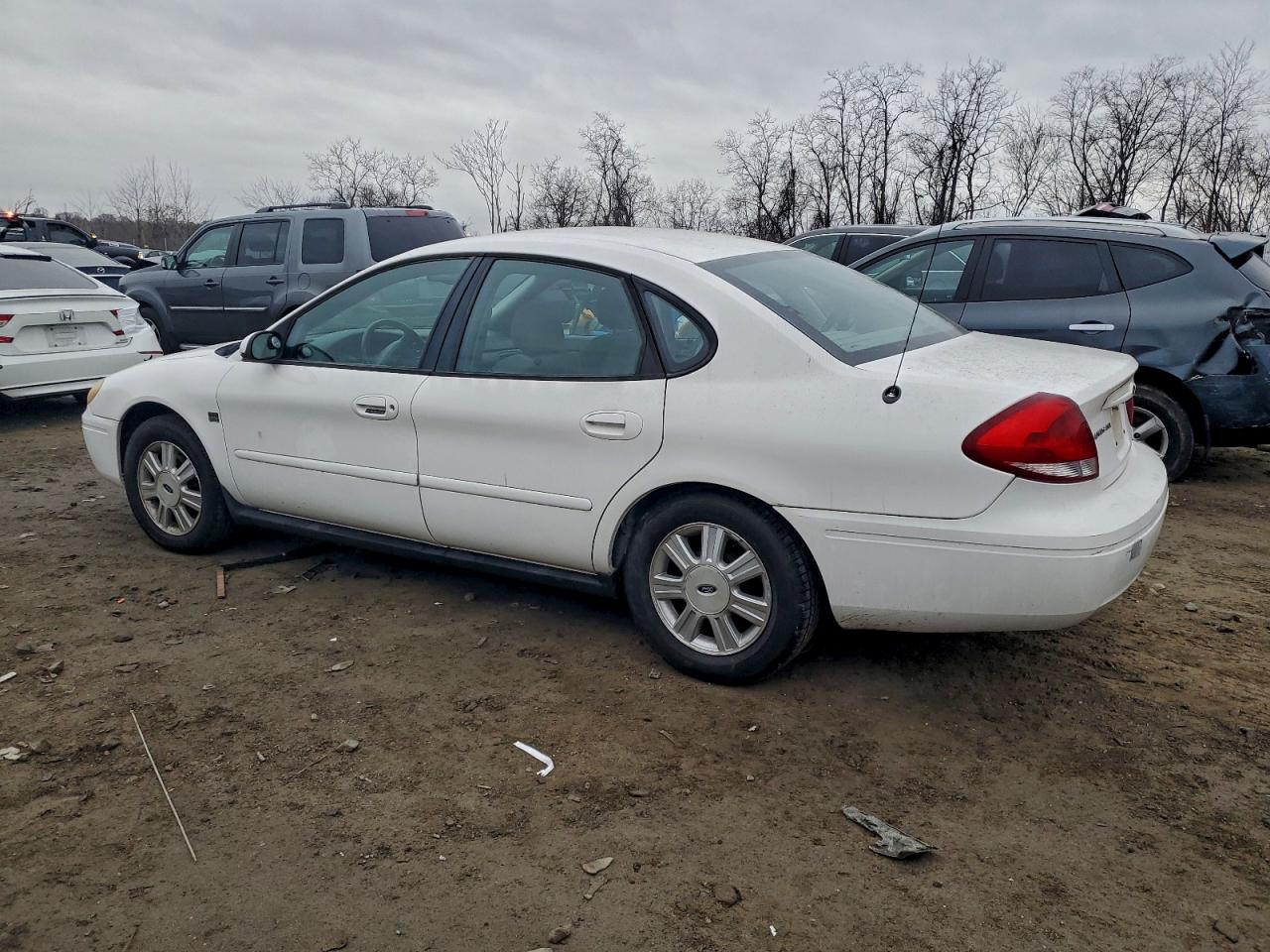 2005 FORD TAURUS SEL photo 2