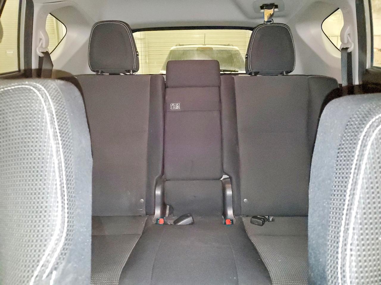 2016 TOYOTA RAV4 HV XLE photo 10