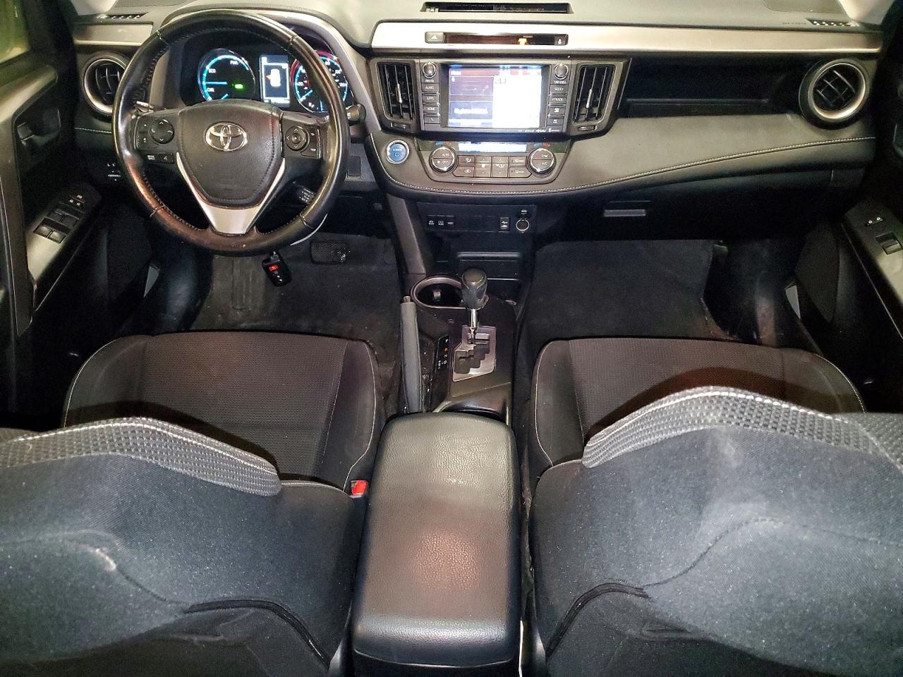 2016 TOYOTA RAV4 HV XLE photo 8
