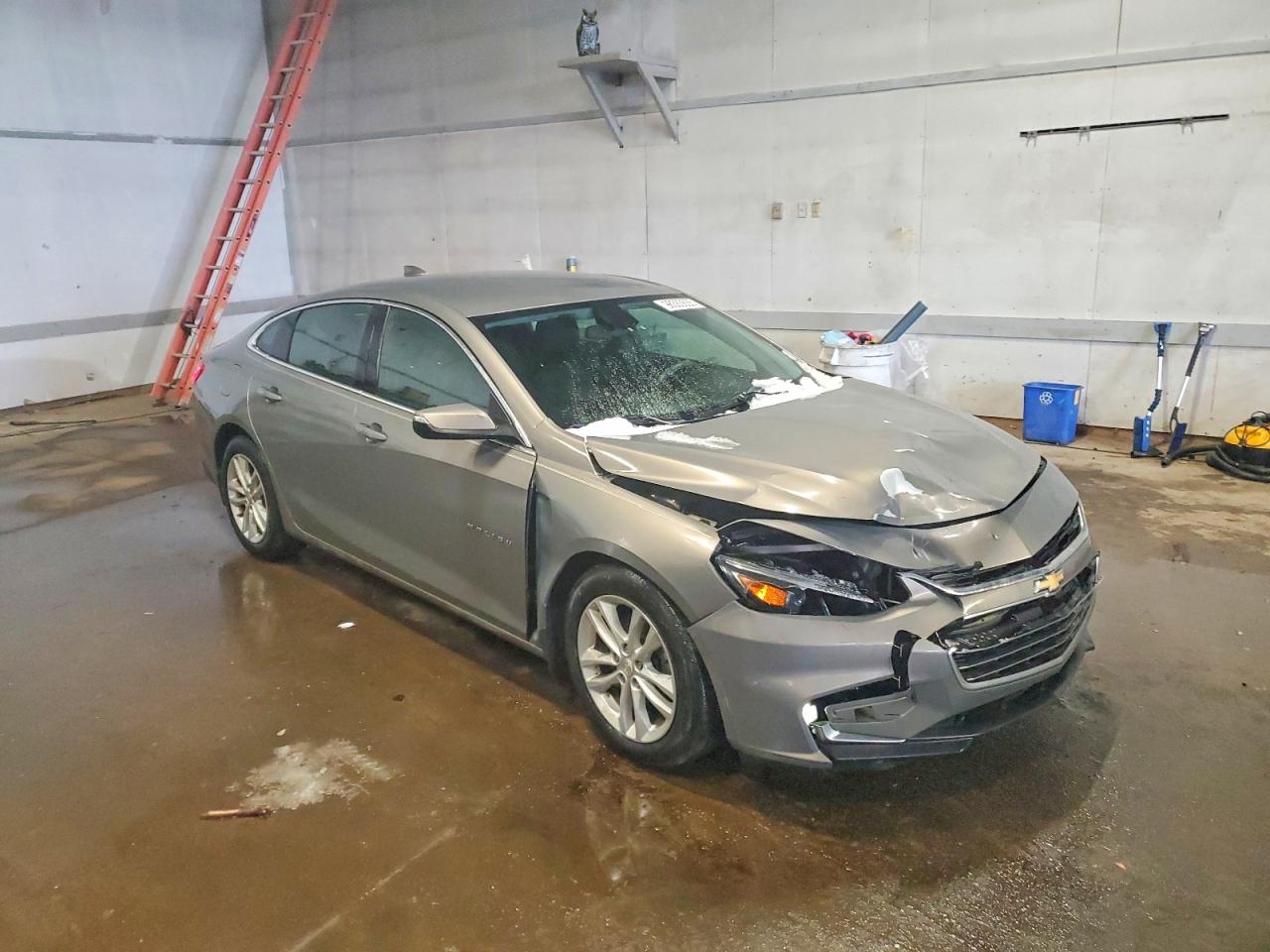 2017 CHEVROLET MALIBU HYBRID photo 4