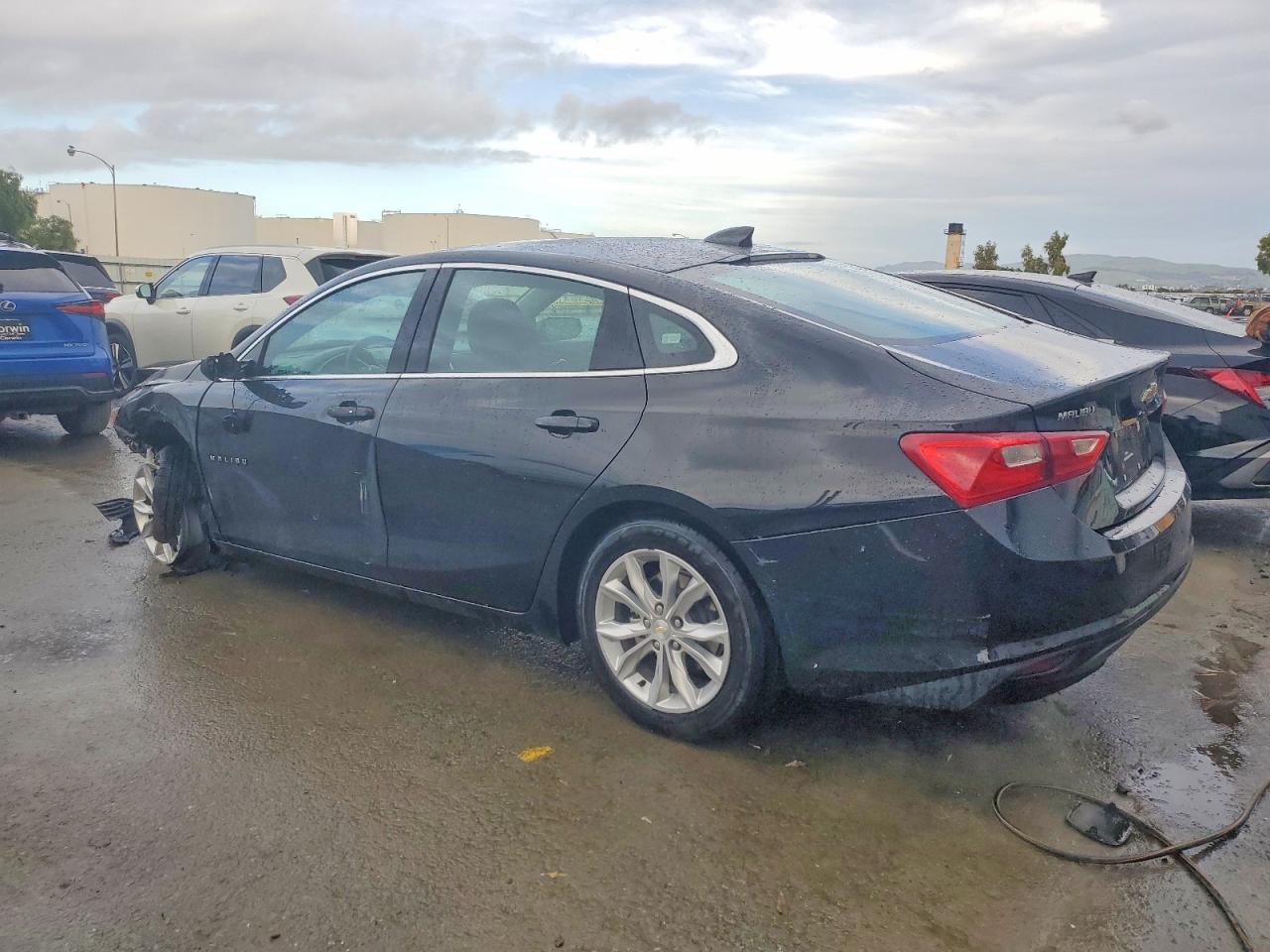 2023 CHEVROLET MALIBU LT photo 2