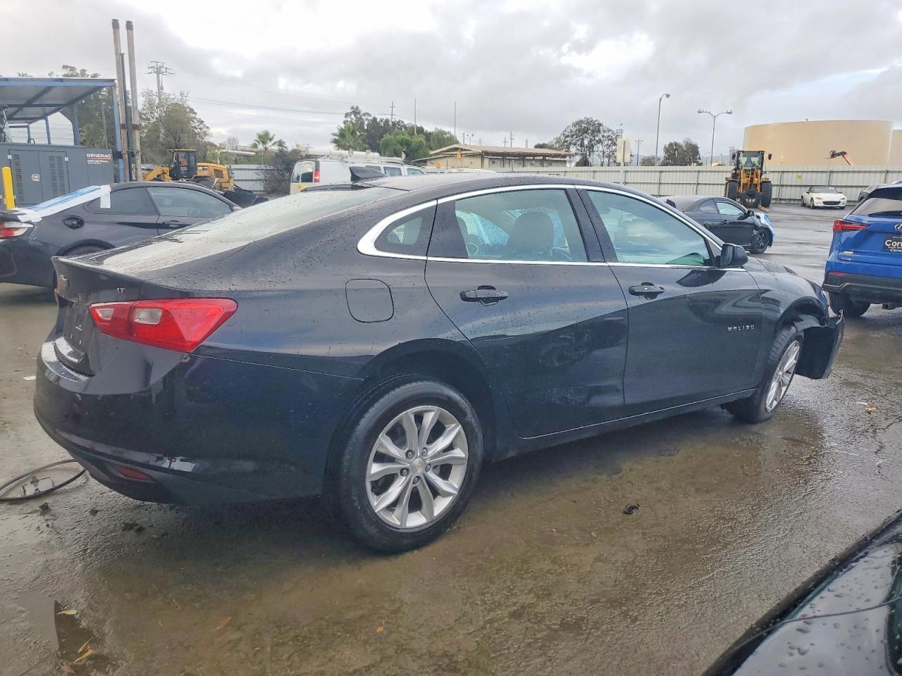 2023 CHEVROLET MALIBU LT photo 3