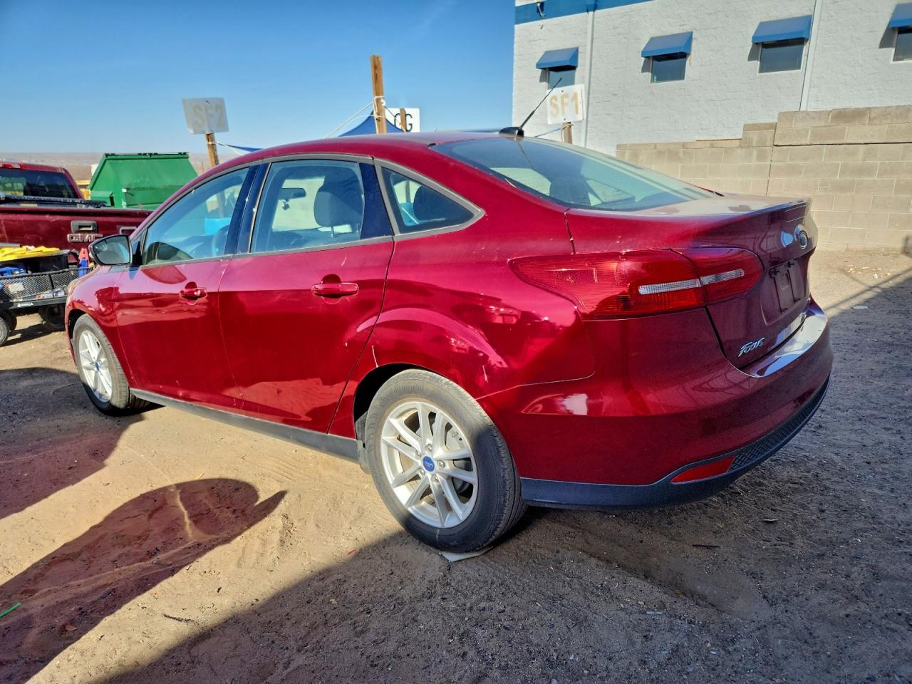 2017 FORD FOCUS SE photo 2