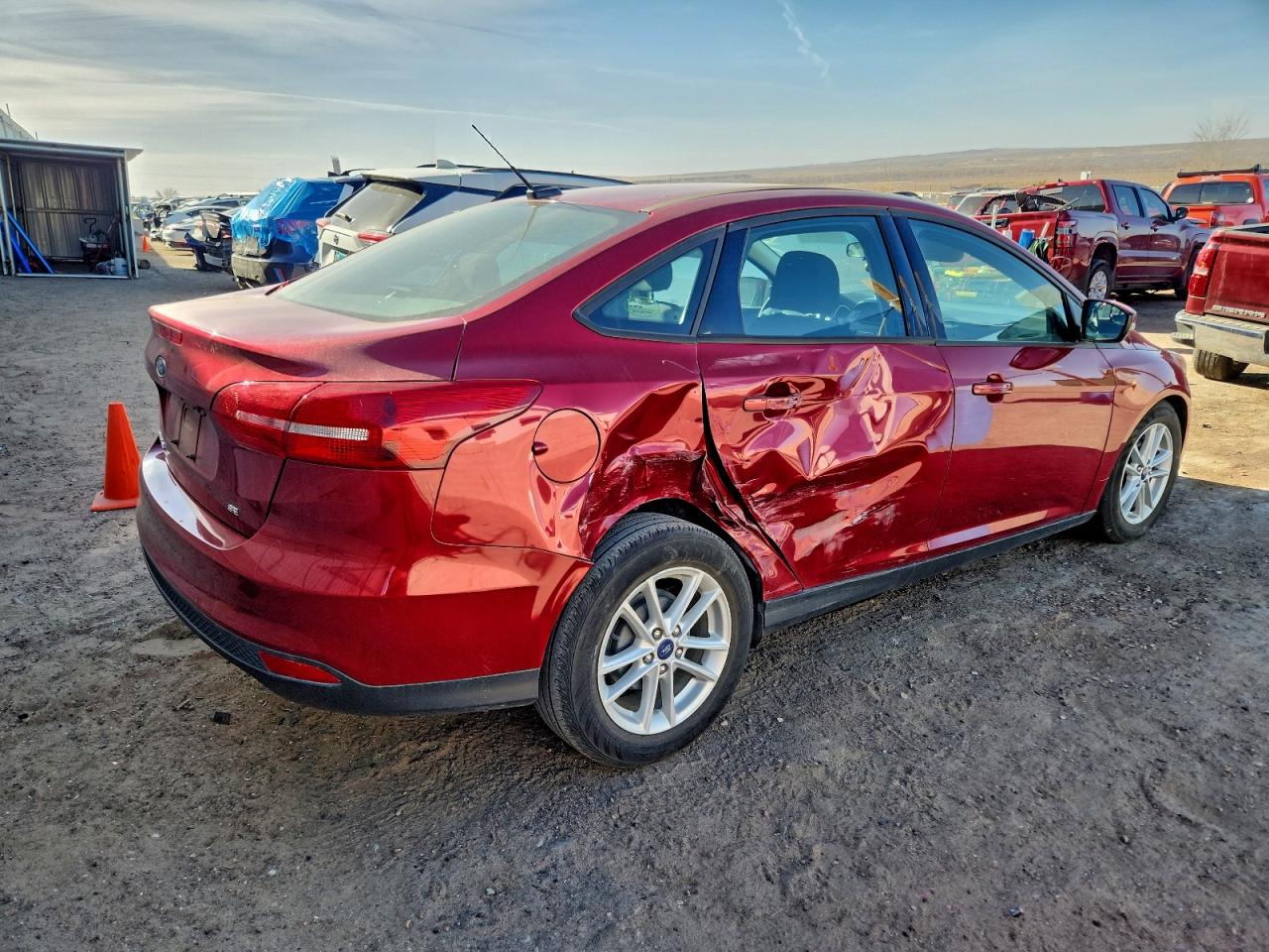 2017 FORD FOCUS SE photo 3