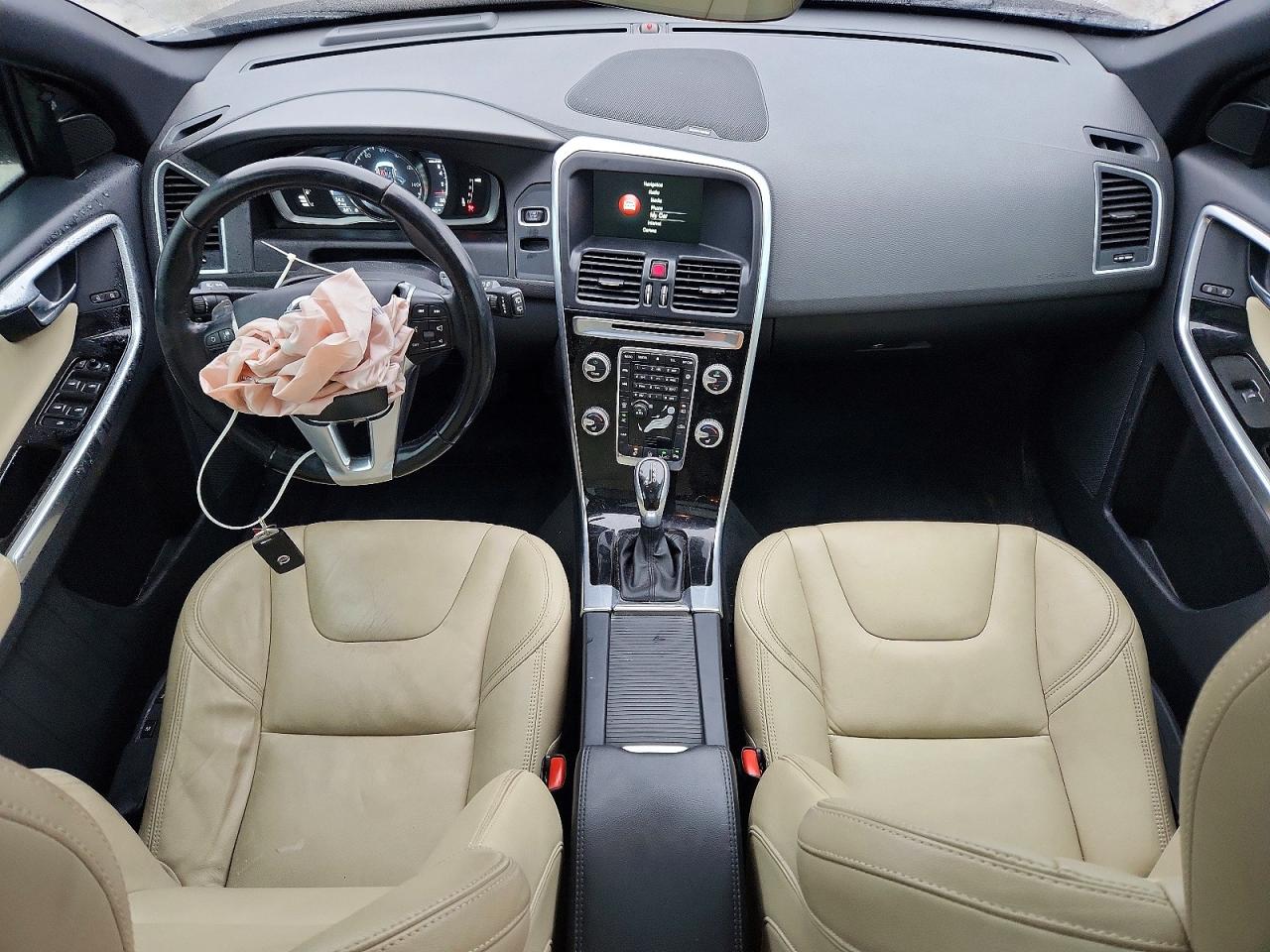 2015 VOLVO XC60 T6 PREMIER photo 8