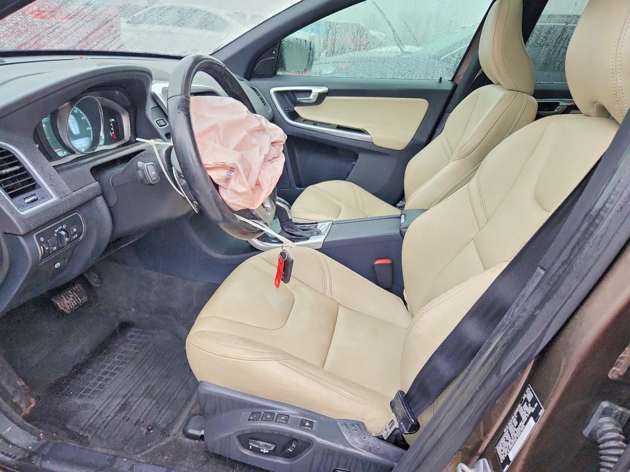 2015 VOLVO XC60 T6 PREMIER photo 7