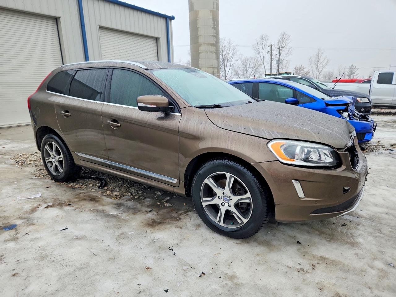 2015 VOLVO XC60 T6 PREMIER photo 4