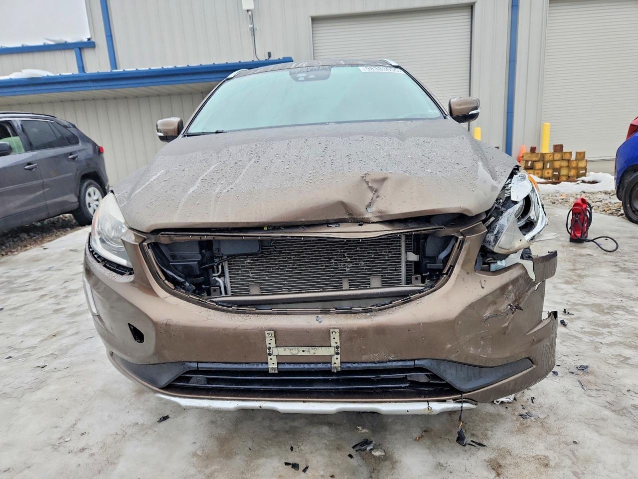 2015 VOLVO XC60 T6 PREMIER photo 5