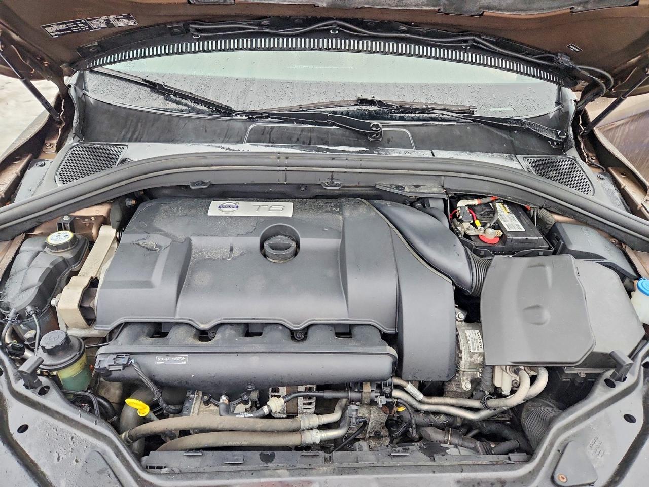 2015 VOLVO XC60 T6 PREMIER photo 12