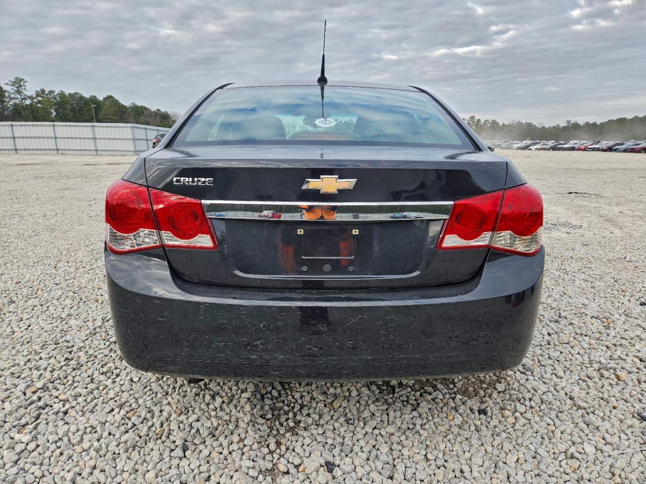 2011 CHEVROLET CRUZE LS photo 6