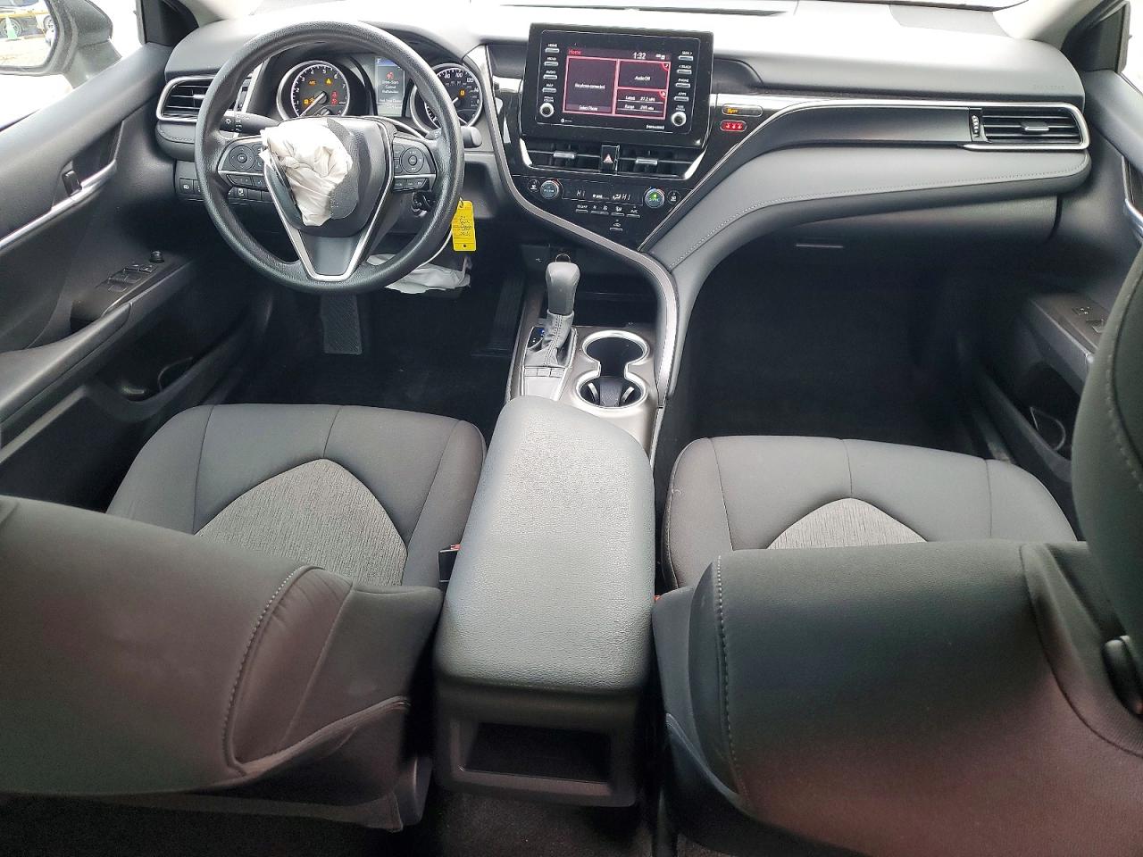 2024 TOYOTA CAMRY LE photo 8