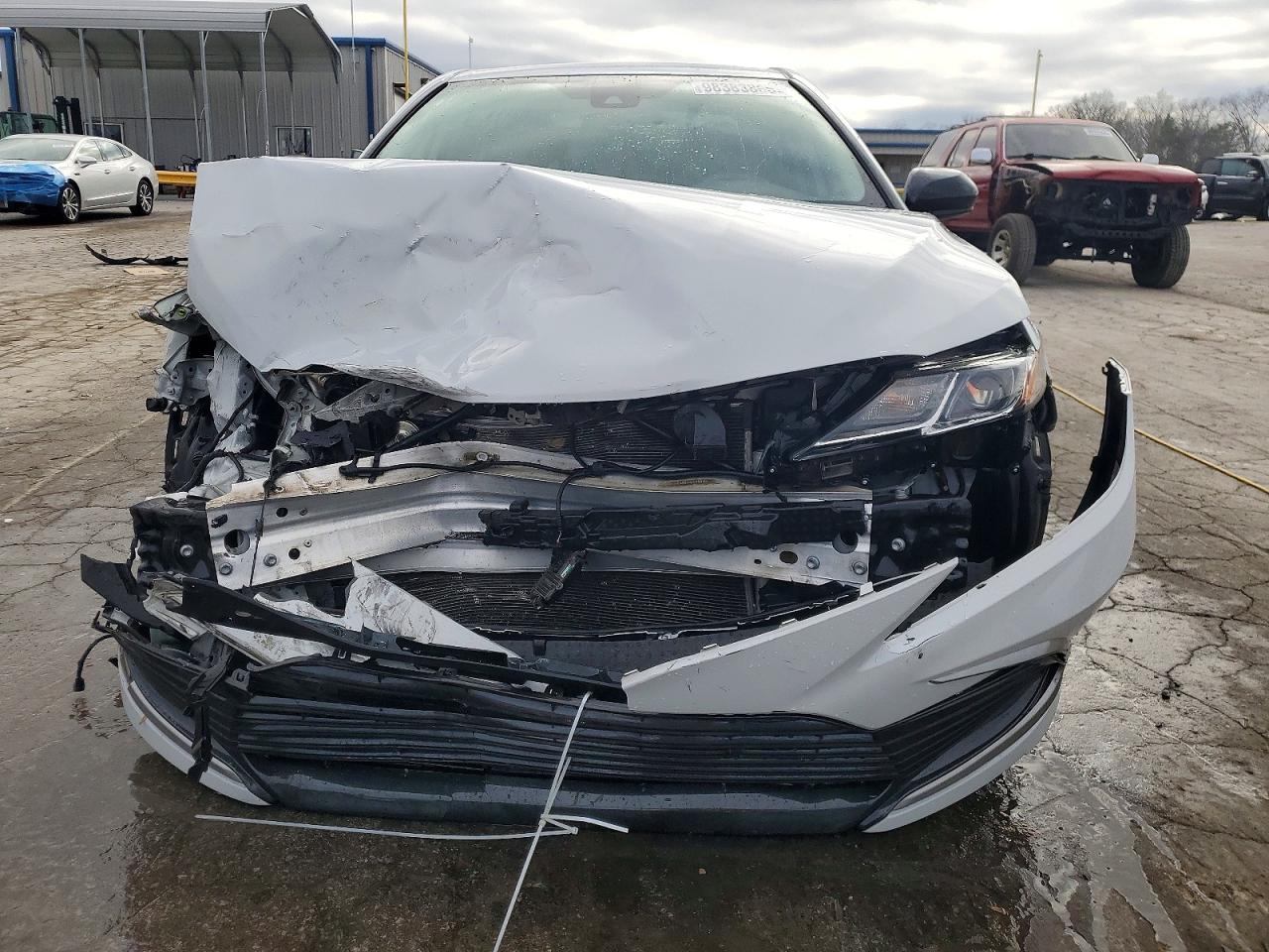 2024 TOYOTA CAMRY LE photo 5