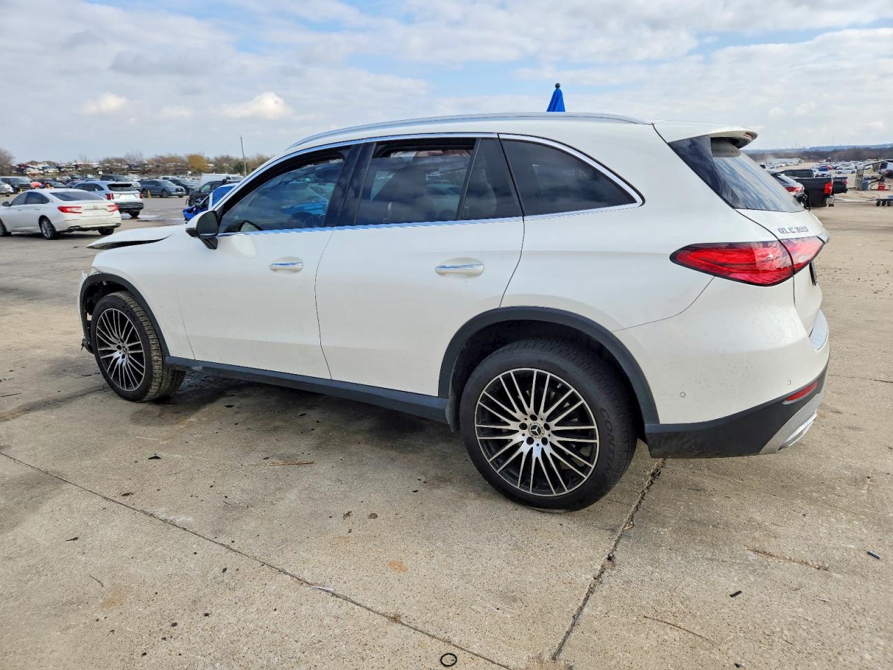 2023 MERCEDES-BENZ GLC 300 photo 2