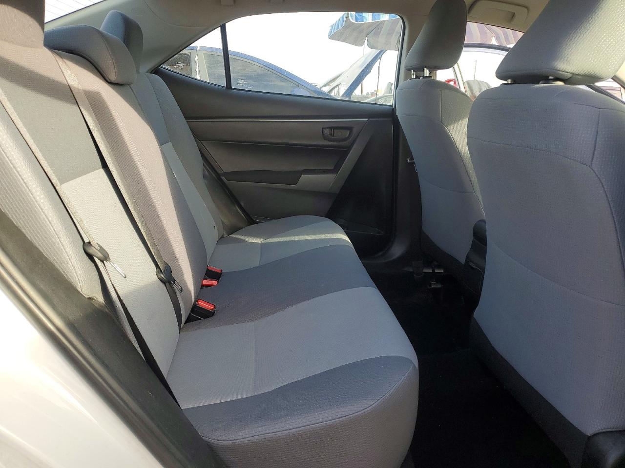 2015 TOYOTA COROLLA L photo 10