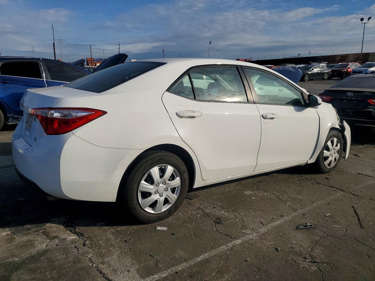 2015 TOYOTA COROLLA L photo 3