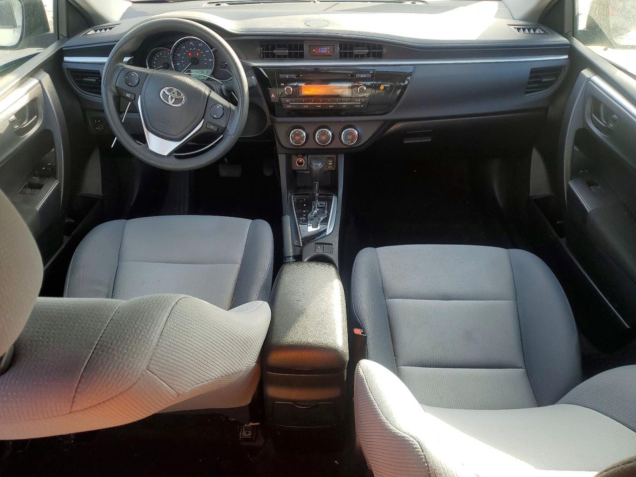2015 TOYOTA COROLLA L photo 8