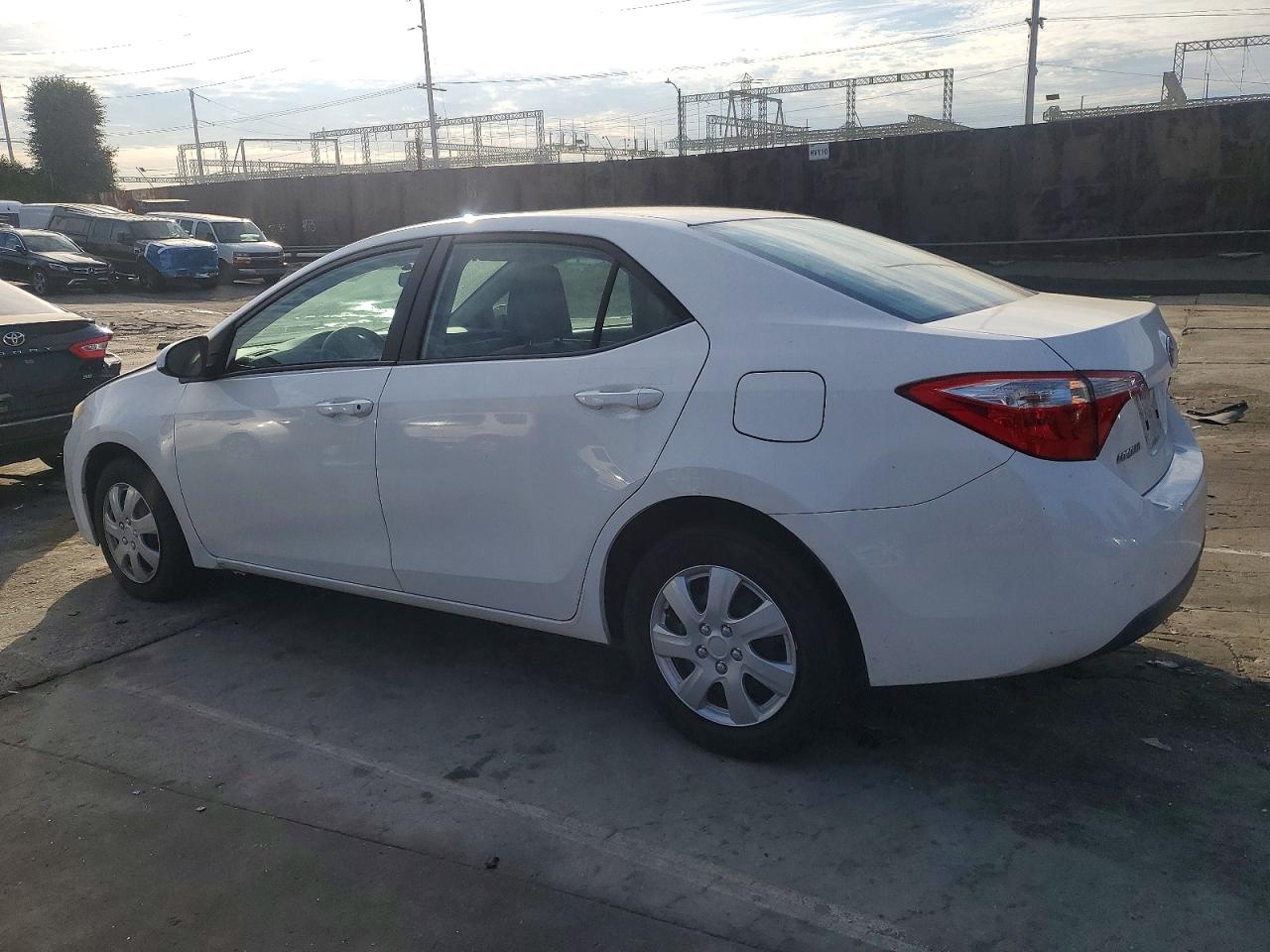 2015 TOYOTA COROLLA L photo 2