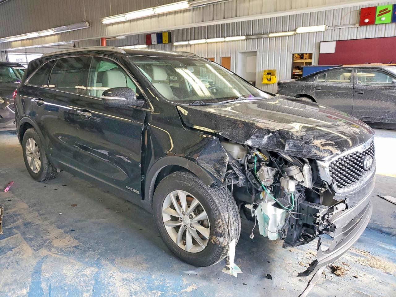 2017 KIA SORENTO LX photo 4