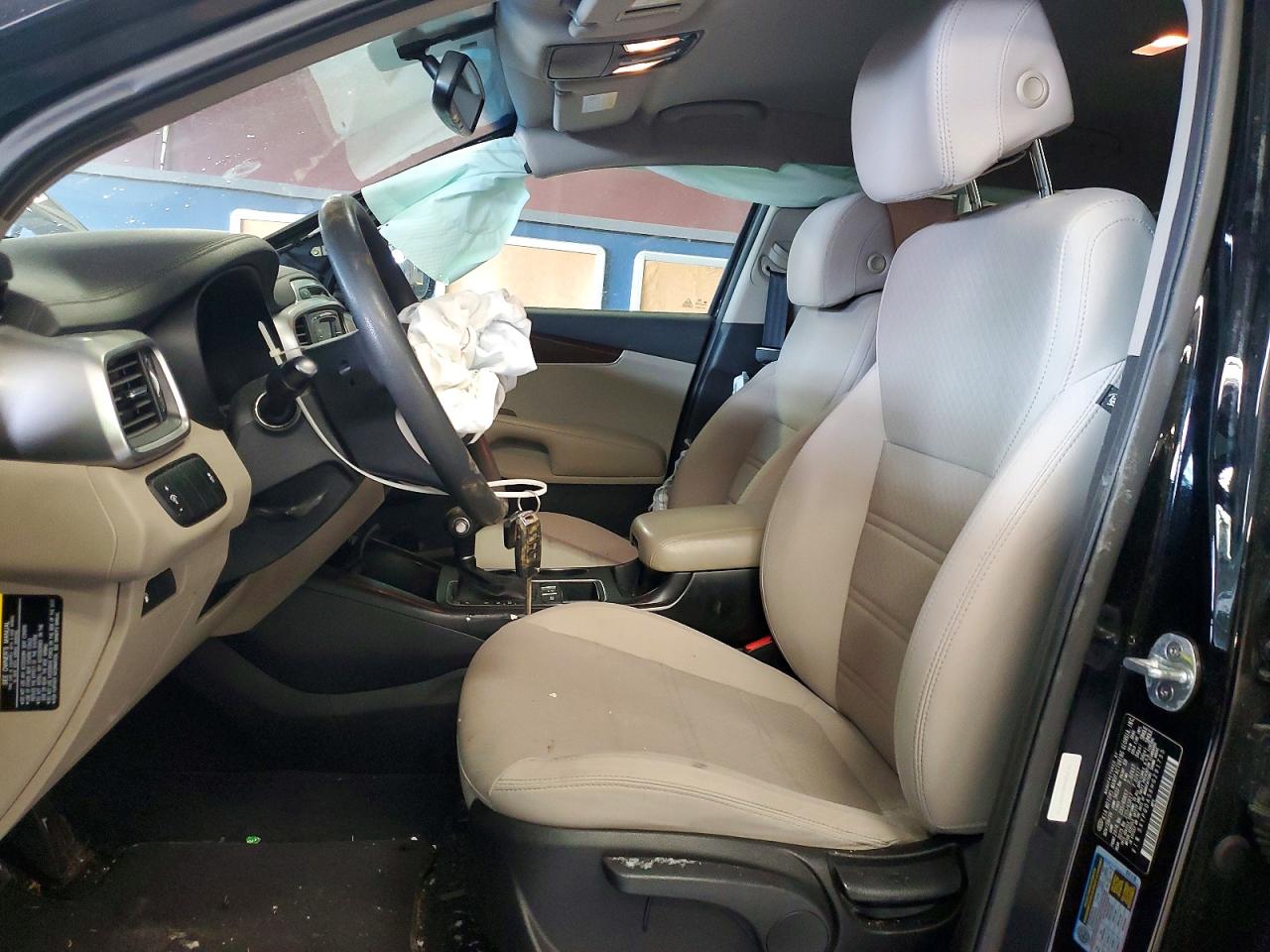 2017 KIA SORENTO LX photo 7
