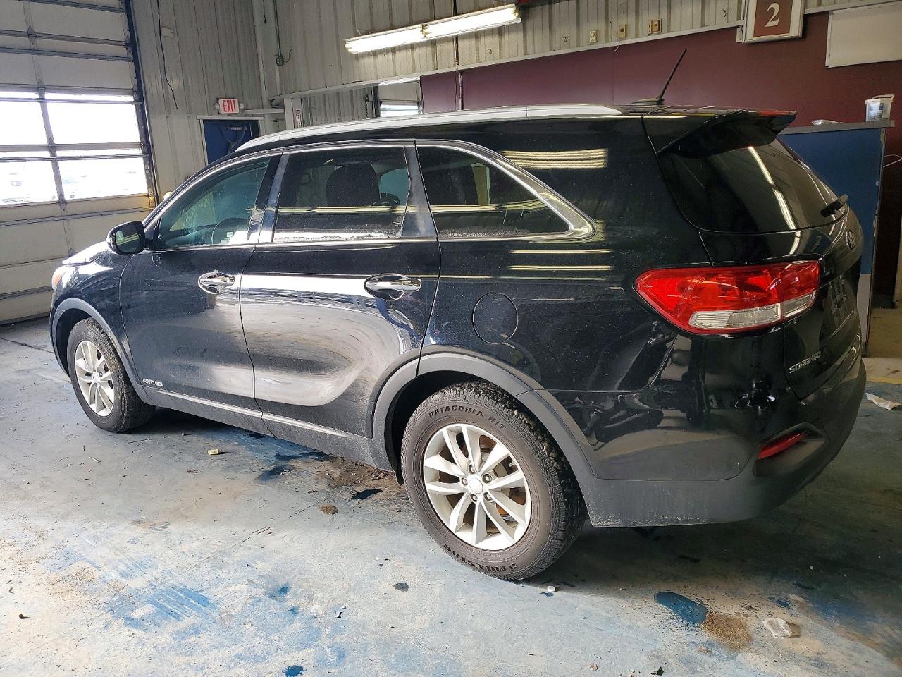 2017 KIA SORENTO LX photo 2