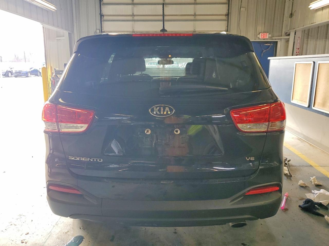 2017 KIA SORENTO LX photo 6