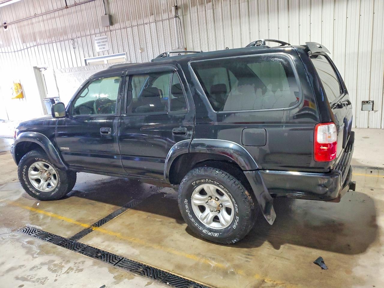 2002 TOYOTA 4RUNNER SR5 photo 2