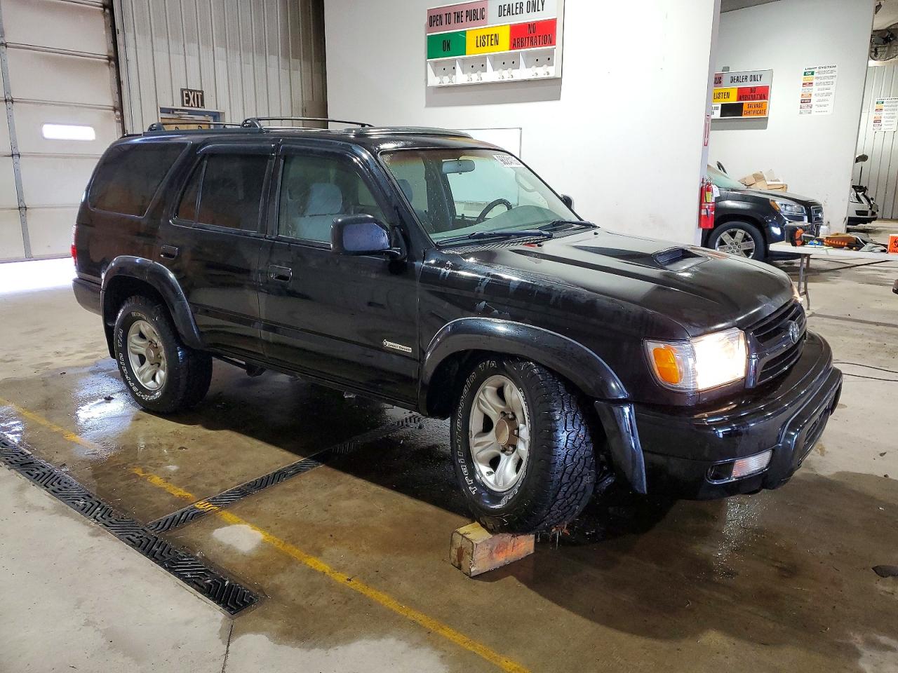 2002 TOYOTA 4RUNNER SR5 photo 4