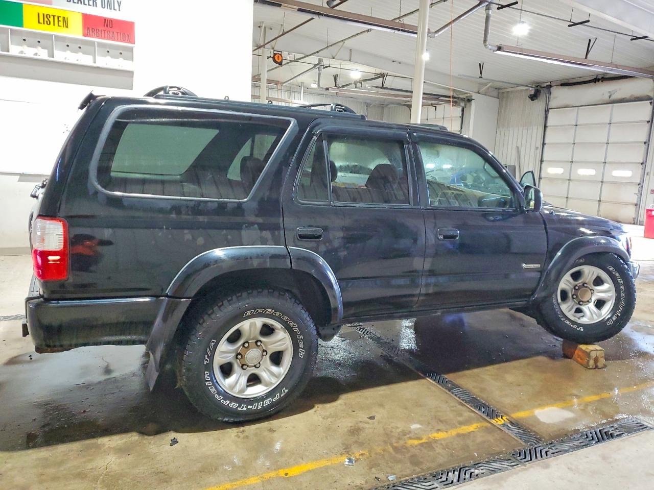 2002 TOYOTA 4RUNNER SR5 photo 3