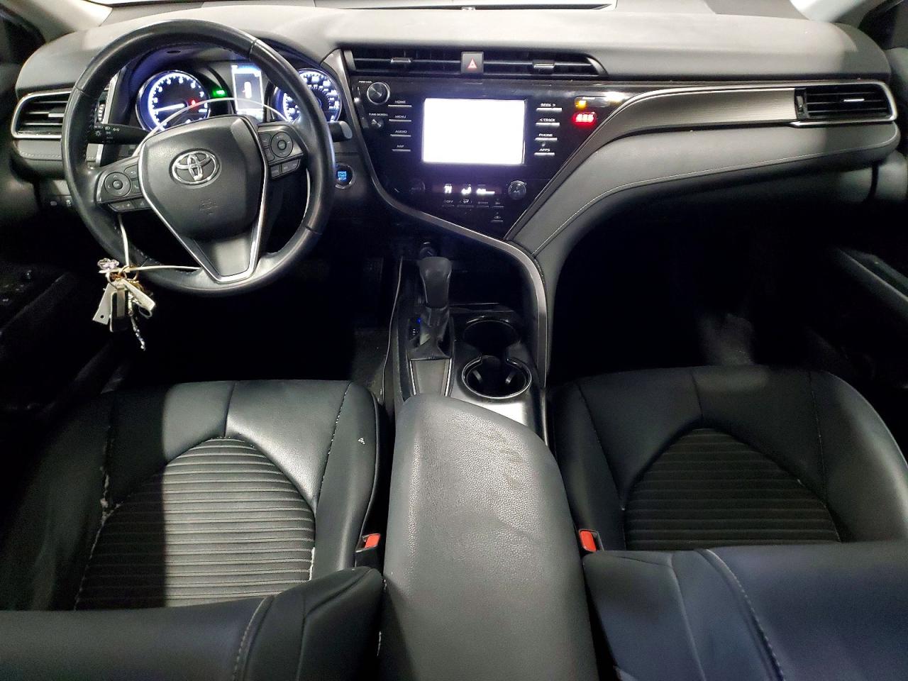2019 TOYOTA CAMRY L photo 8