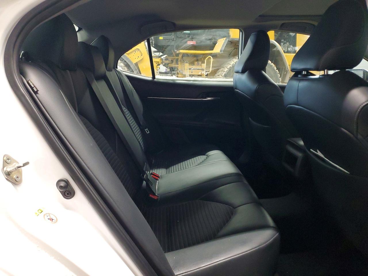 2019 TOYOTA CAMRY L photo 10