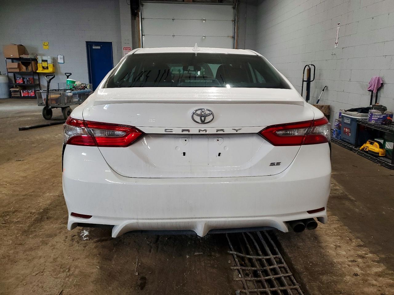 2019 TOYOTA CAMRY L photo 6