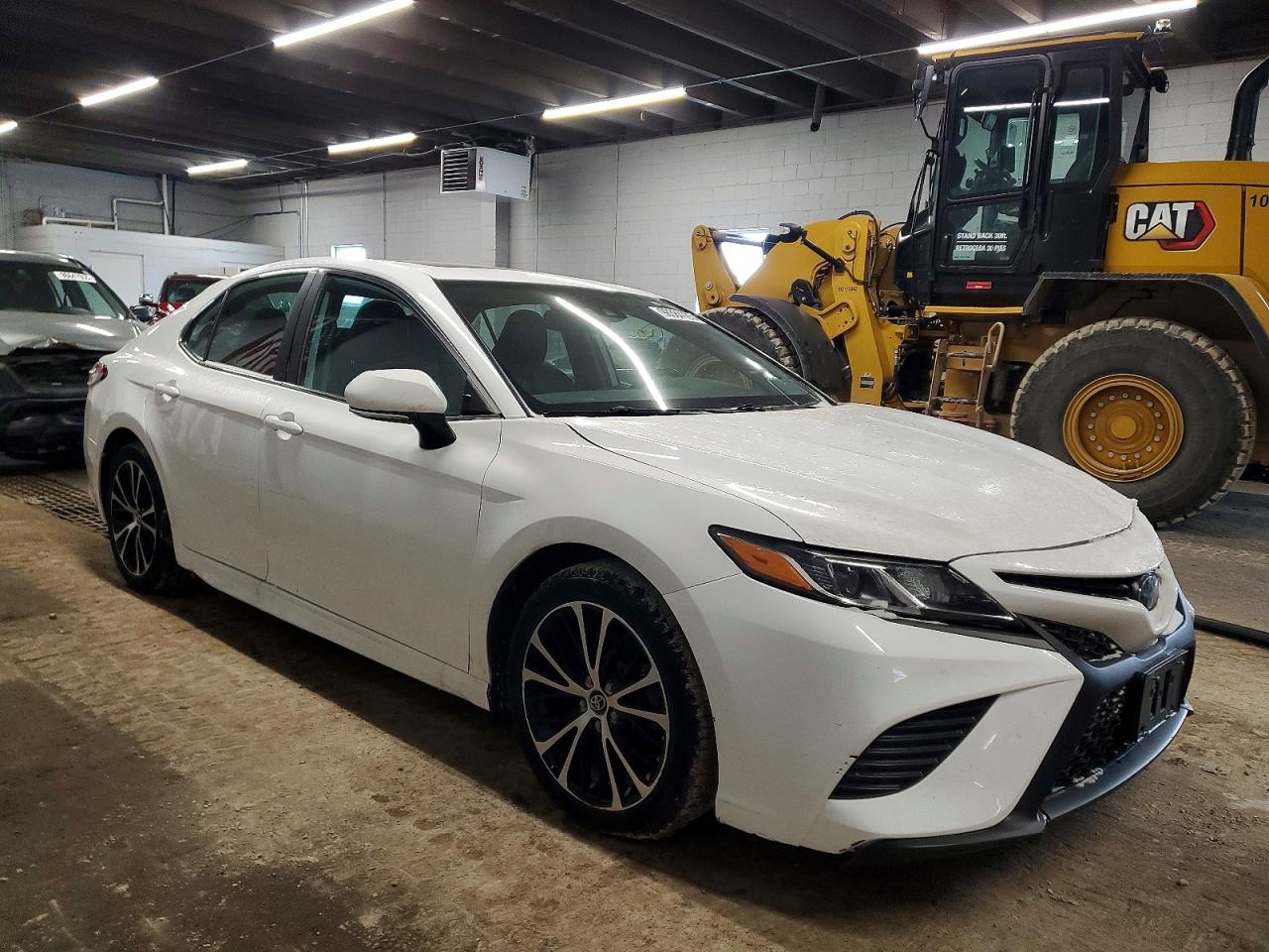 2019 TOYOTA CAMRY L photo 4